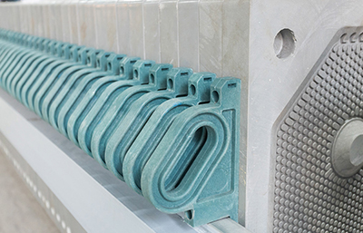 壓濾機正常運轉(zhuǎn)中的濾板使用細(xì)節(jié)