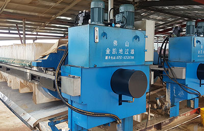 全自動(dòng)污泥壓濾機(jī)濾板的挑選