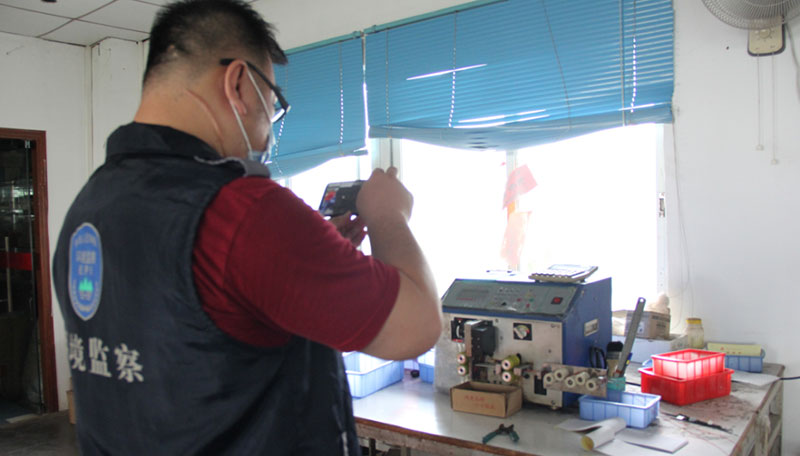 觸目驚心!水全都“染綠”了!多家企業被查處! 觸目驚心!水全都“染綠”了!多家企業被查處!